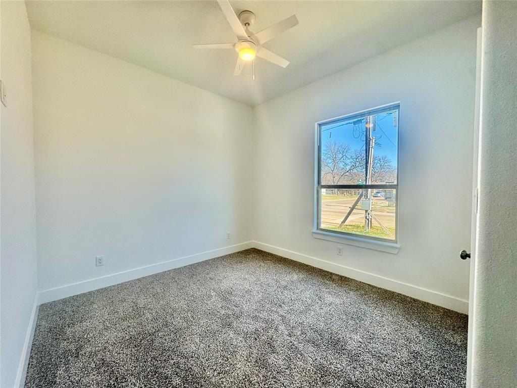 504 Paradise Street. Fort Worth, TX 76111
