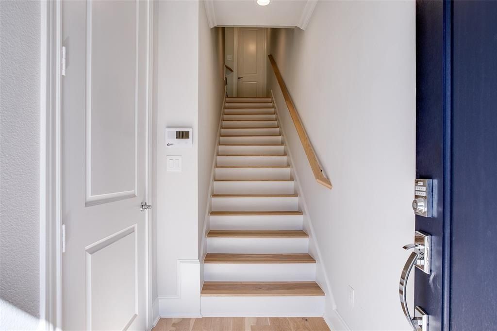 4639 New Water Lane. Dallas, TX 75219