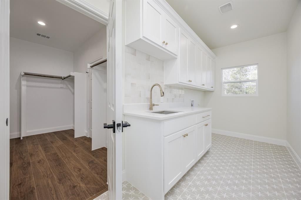 2364 County Road 1112. Farmersville, TX 75442