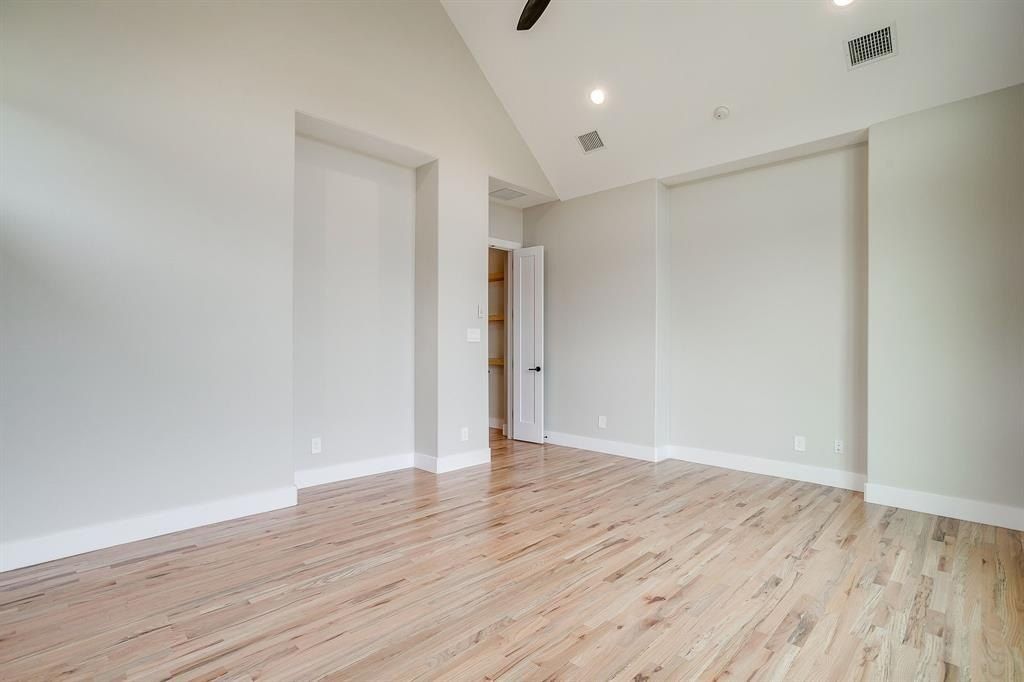 456 Acorn Trail. Granbury, TX 76049