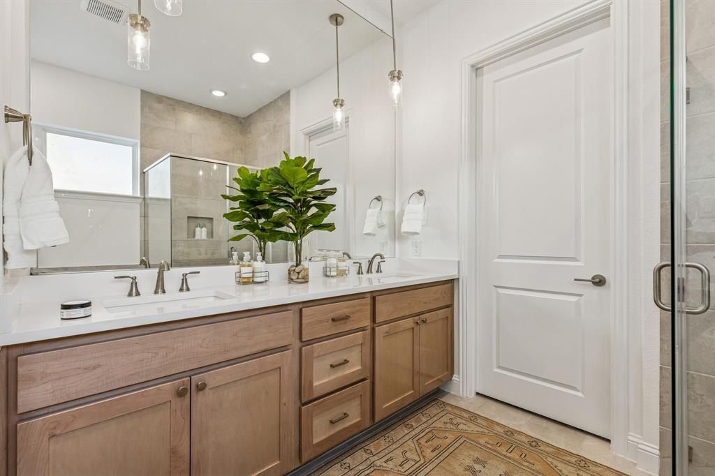 9356 Charlie Lane. Dallas, TX 75238