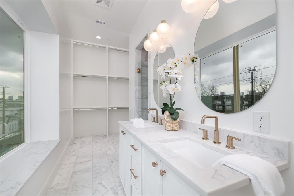 4303 Cedar Springs Road. Dallas, TX 75219