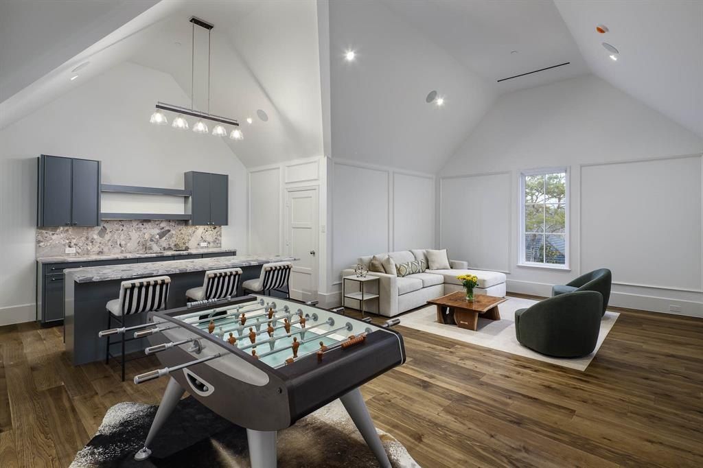 5531 Walnut Hill Lane. Dallas, TX 75229