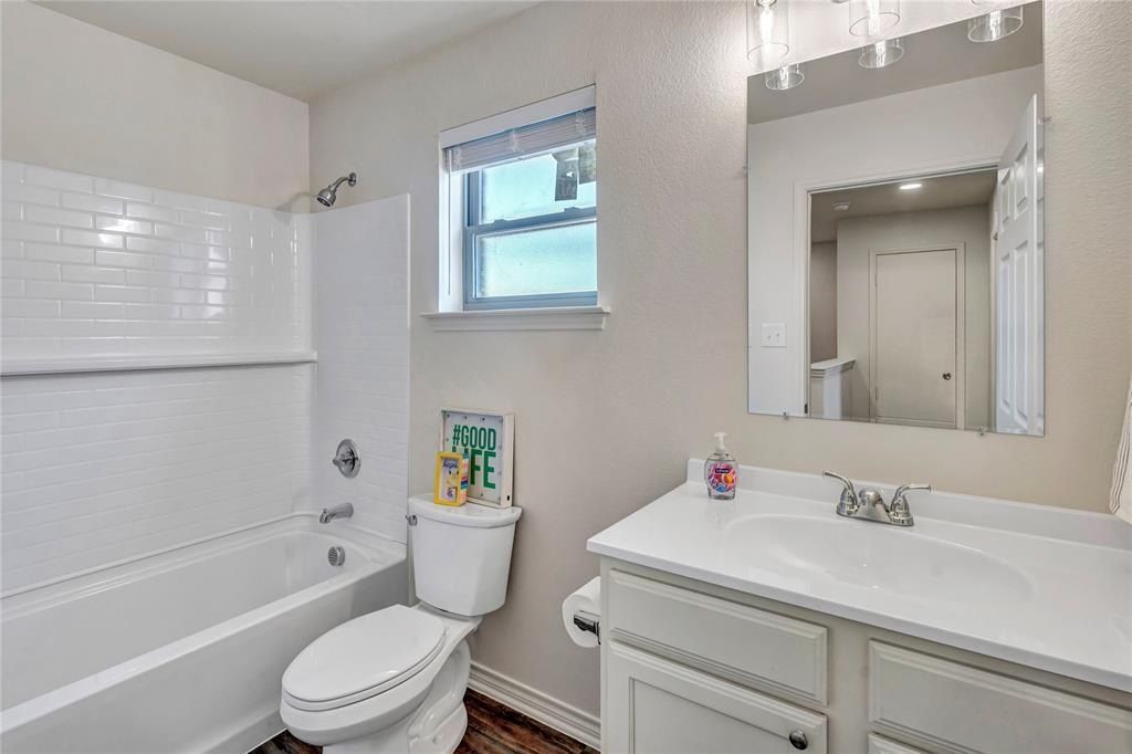 1716 Galveston Avenue. Fort Worth, TX 76110