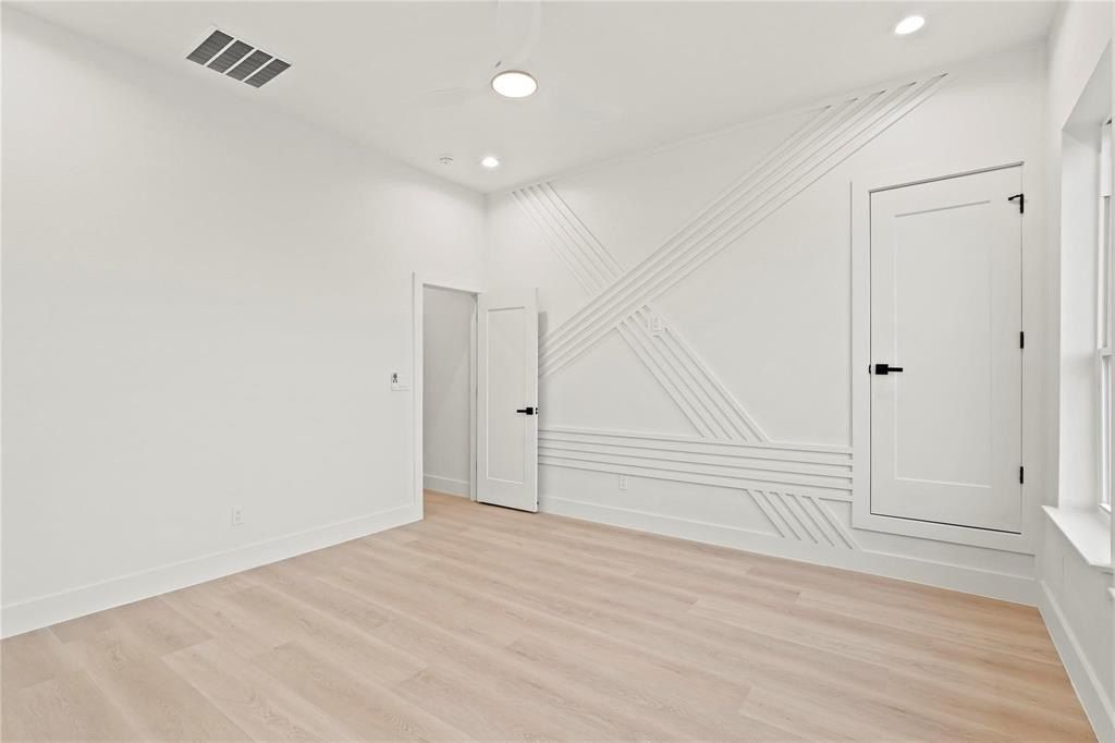 1902 Homeland Street. Dallas, TX 75212