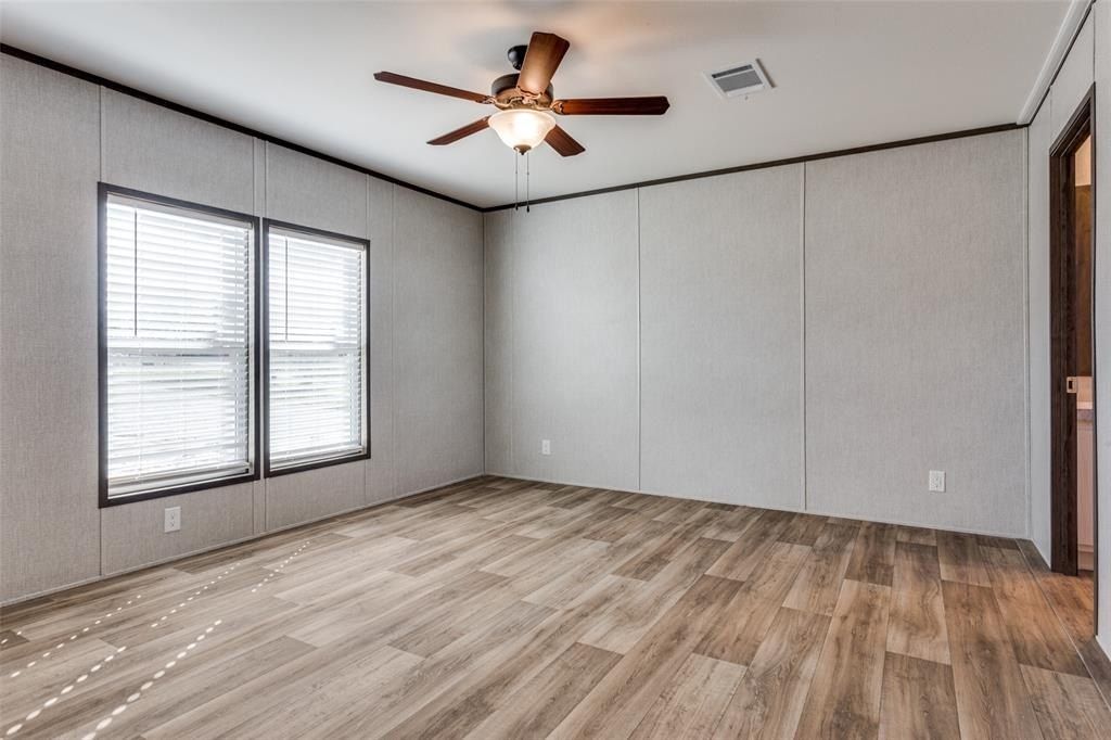 175 Cedar Drive. Azle, TX 76020