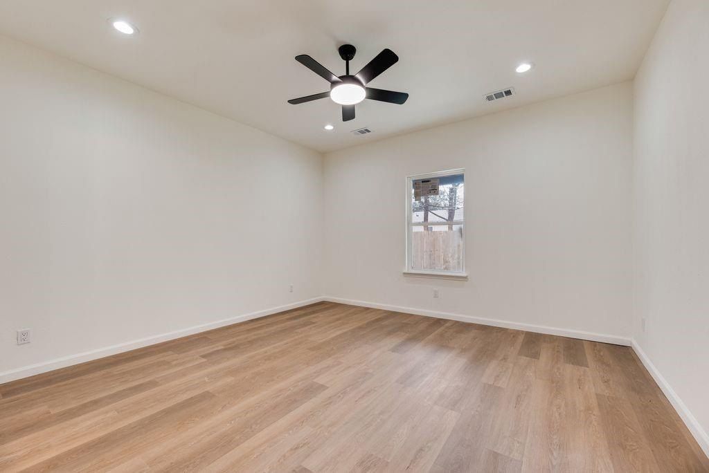 205 East Place. White Settlement, TX 76108