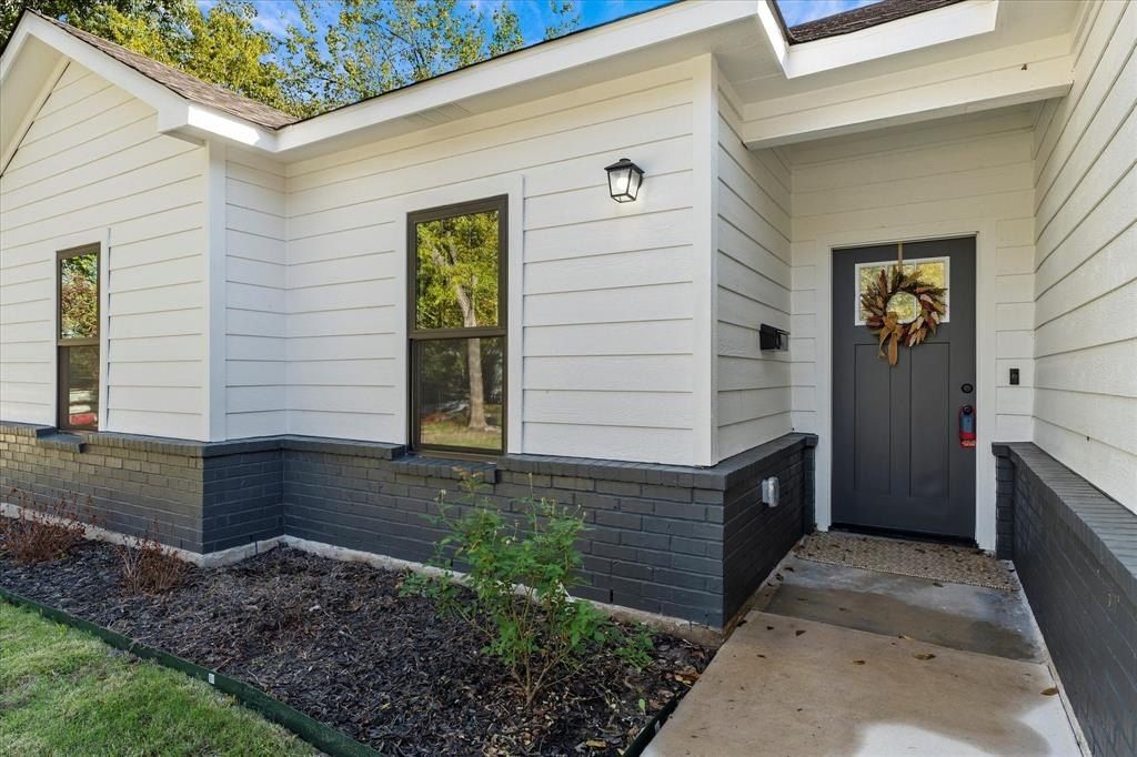 3907 Simonds Street. Greenville, TX 75401