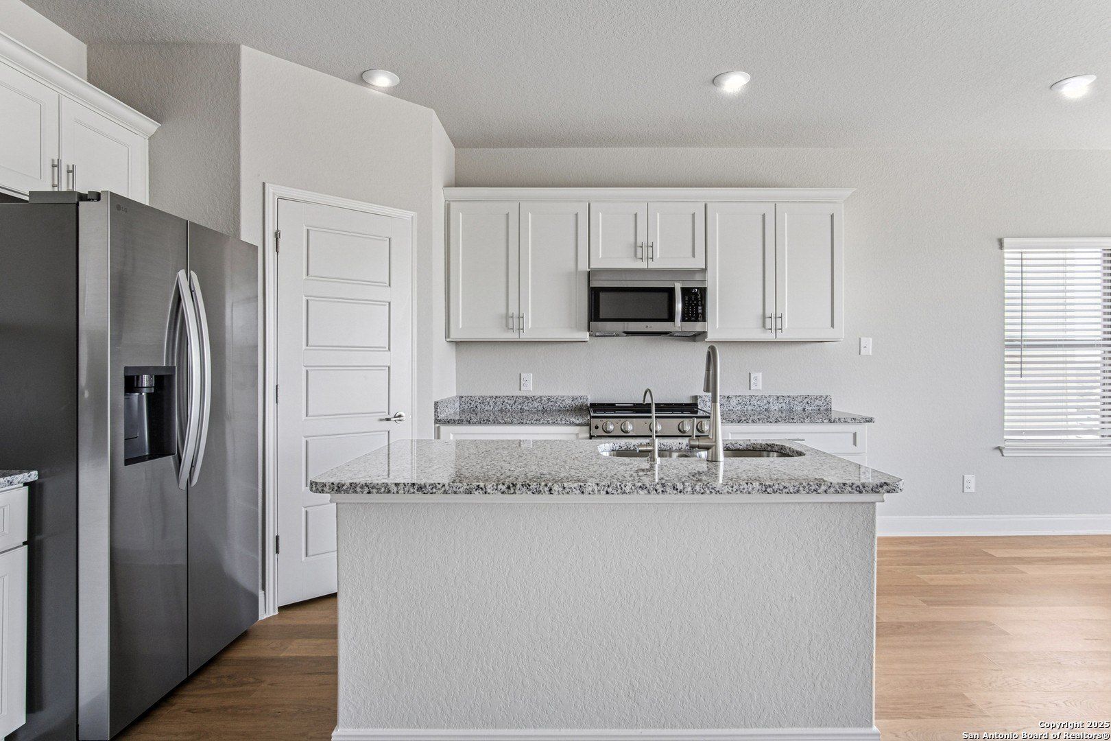 7131 Magnolia Creek. San Antonio, TX 78252