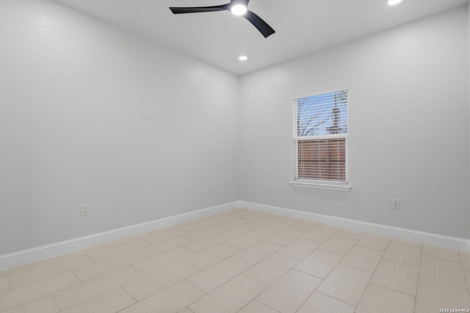 1635 E Chavaneaux. San Antonio, TX 78214
