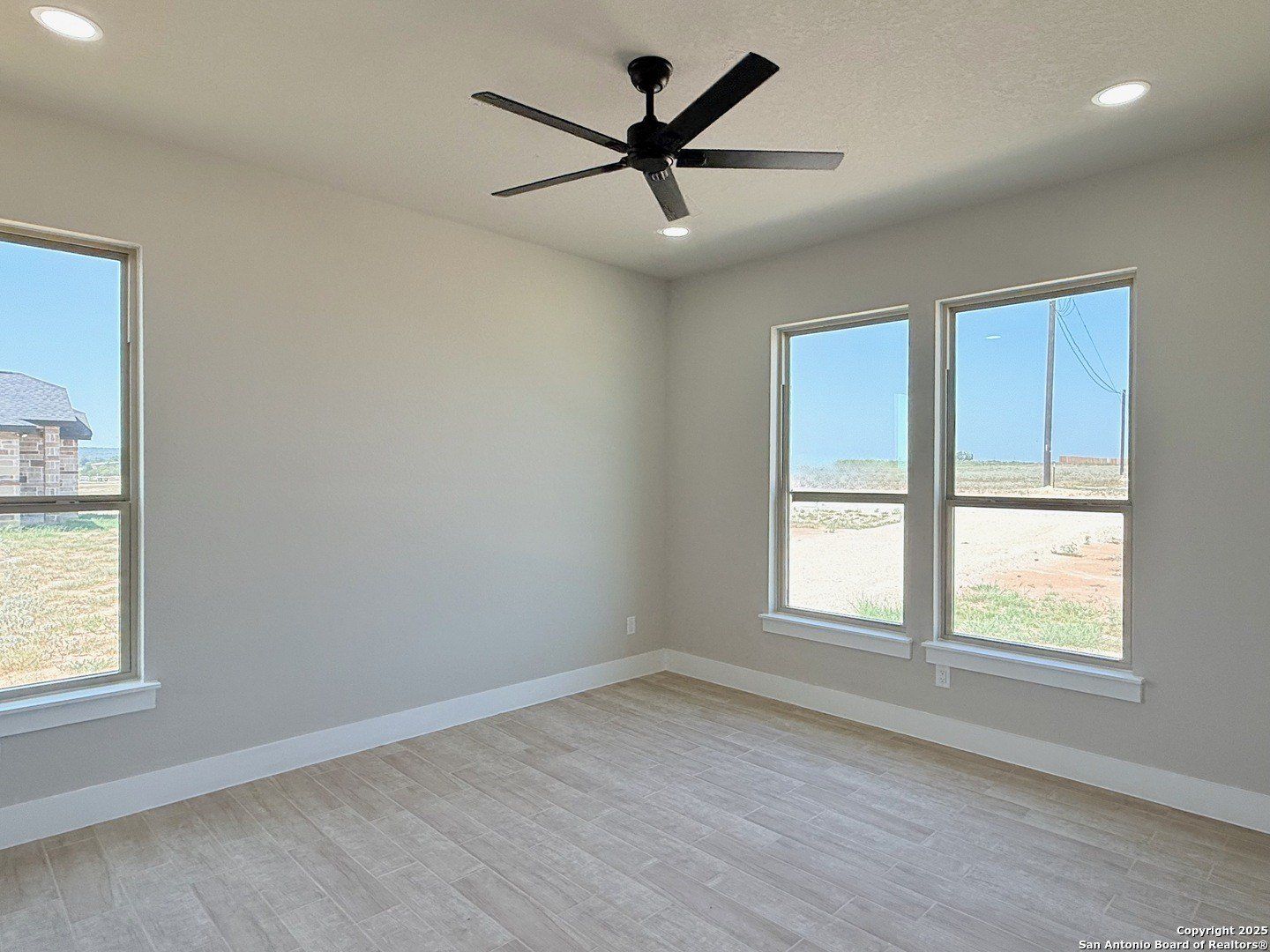 121 Camino Verde Ct. La Vernia, TX 78121