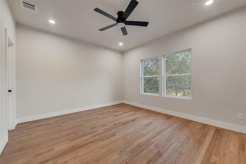1623 Lansford Avenue. Dallas, TX 75224
