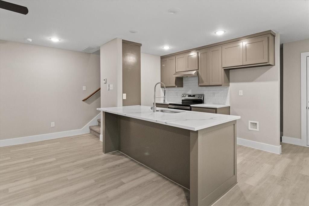 26442646 Hutchinson Street. Fort Worth, TX 76106