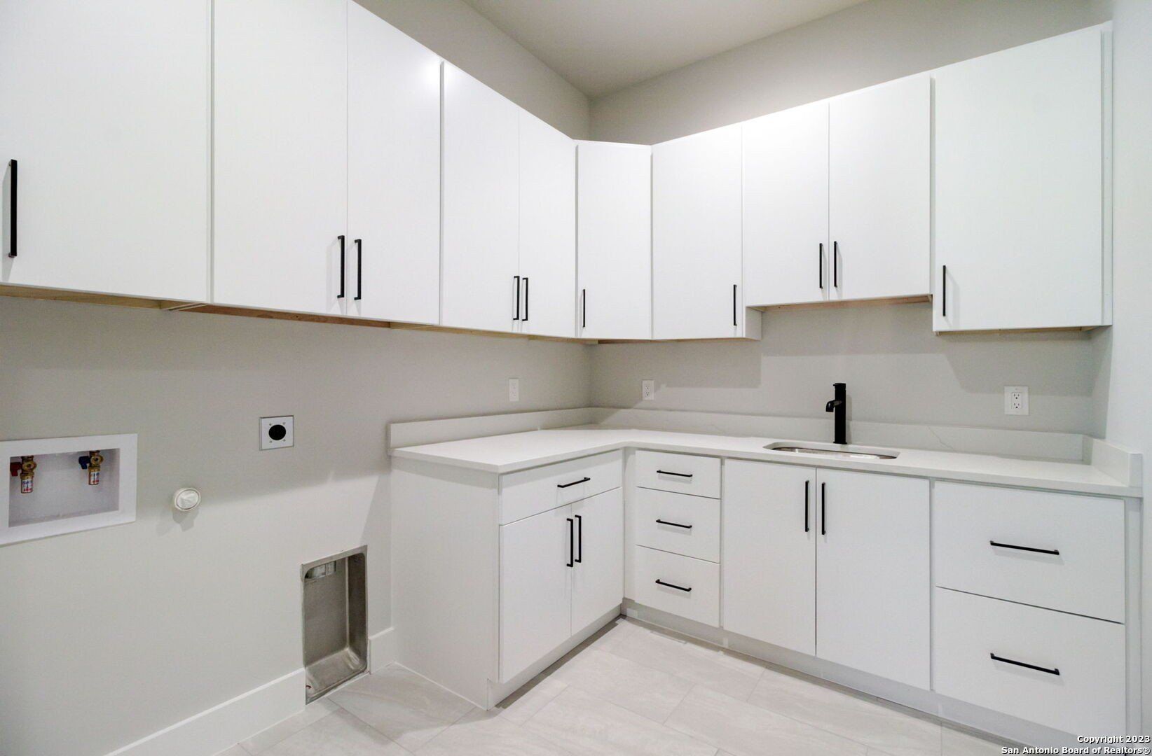 981 Jenny Leigh Trail. Bulverde, TX 78163