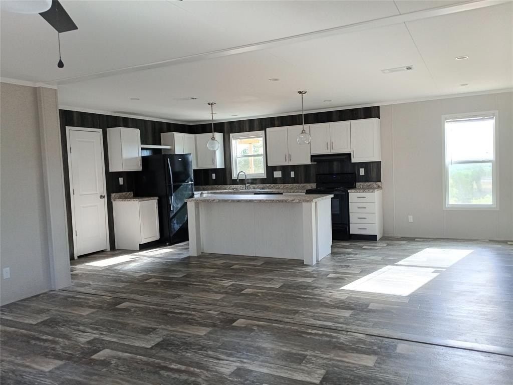 700 Woodhaven Drive. Springtown, TX 76082