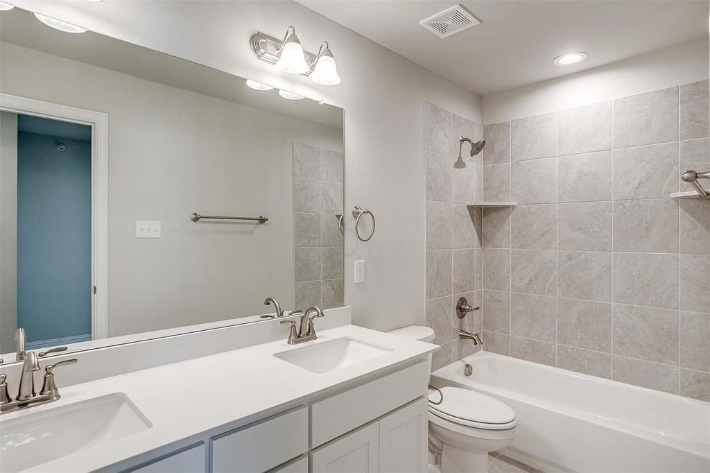 817 Homeplace Circle. Mansfield, TX 76063