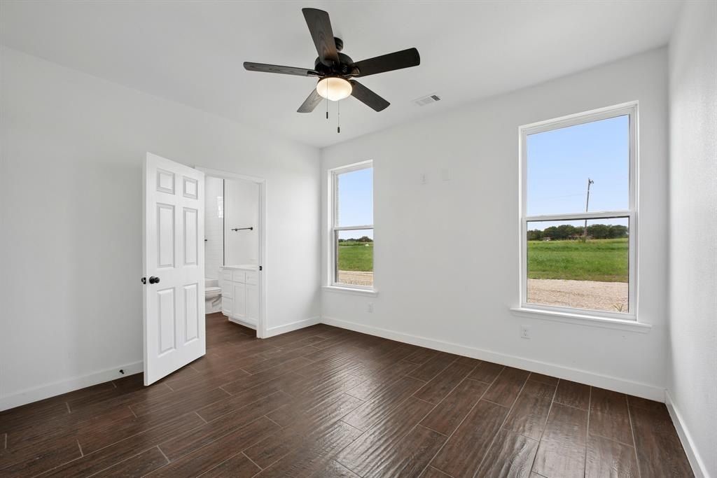 1224 Durham Lane. Cleburne, TX 76033