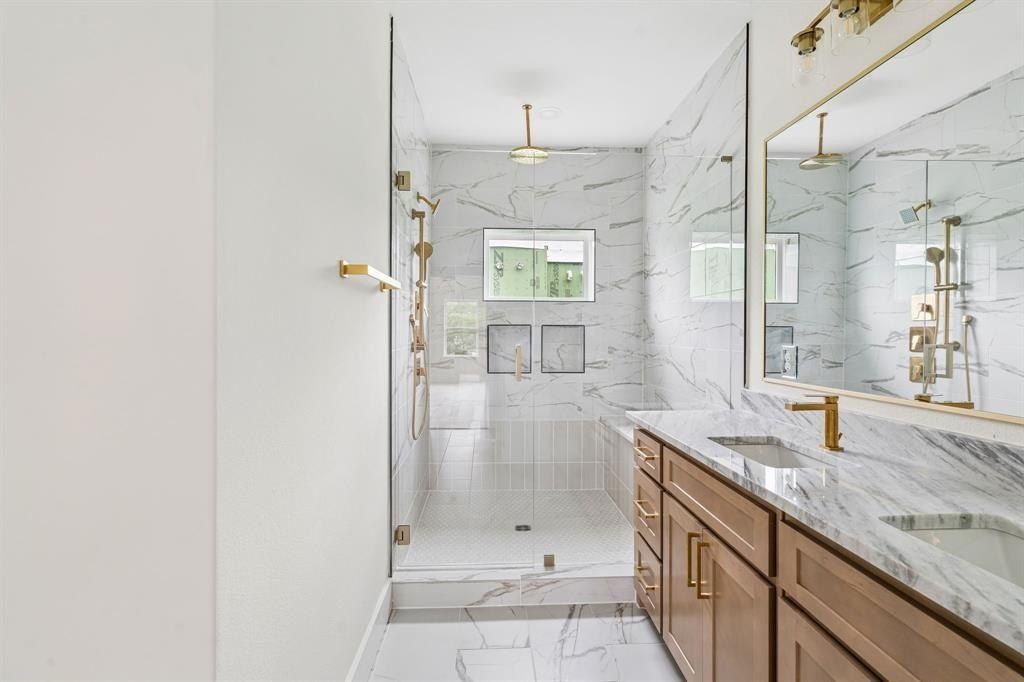 2727 Azalea Park Circle. Fort Worth, TX 76107
