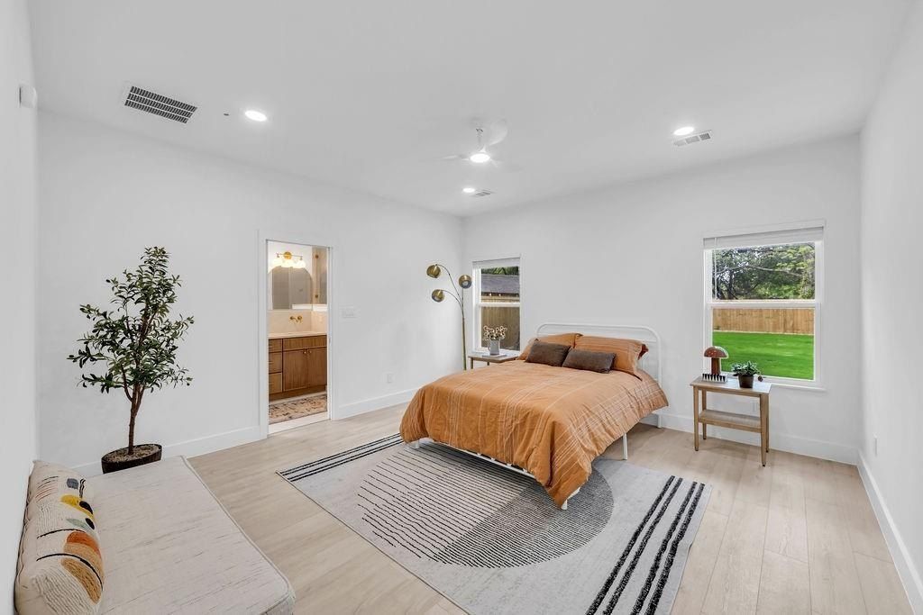 3624 Wendelkin Street. Dallas, TX 75215