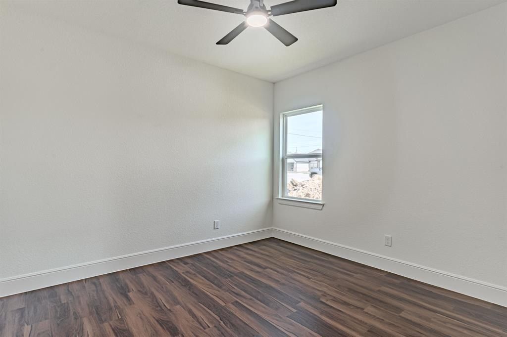 5519 Belaire Circle. Granbury, TX 76048