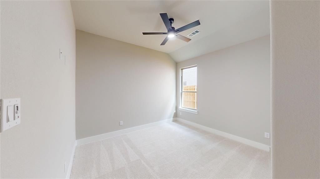 2337 Se 4Th Street. Grand Prairie, TX 75051
