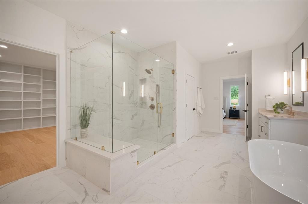 8847 Larchwood Drive. Dallas, TX 75238