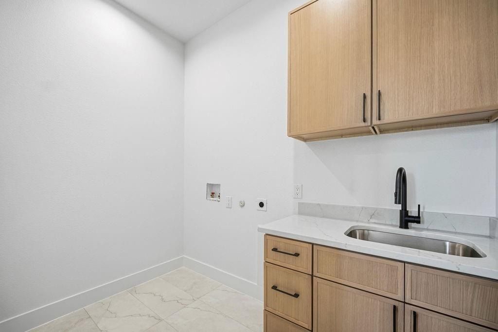 2332 Wycliff Avenue. Dallas, TX 75219