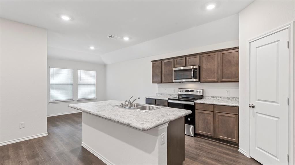 1208 Breezy Oak Drive. Josephine, TX 75173