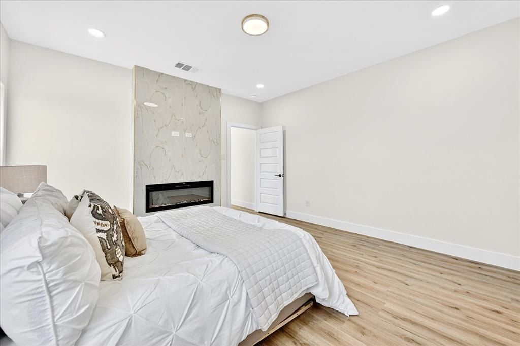 2505 Pennsylvania Avenue. Dallas, TX 75215