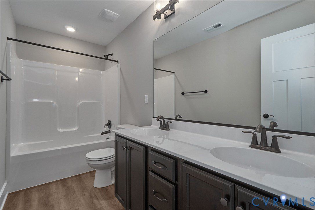 11105 Somerset Bluff Court. Glen Allen, VA 23059