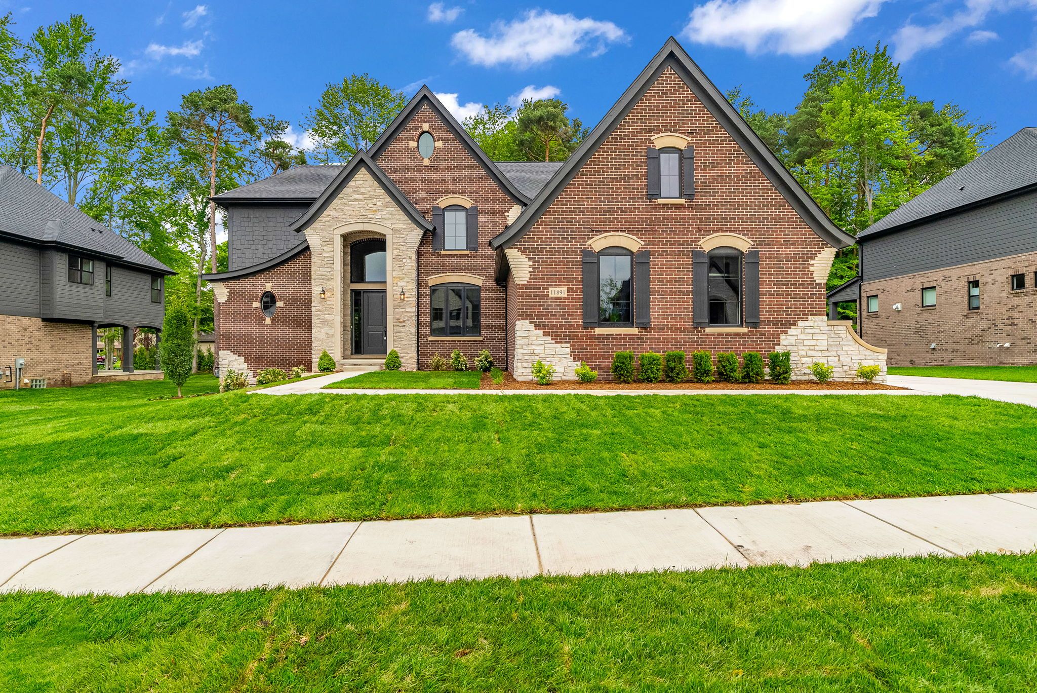 The Pinehurst (elevation B) - Encore of Shelby: Shelby Township, Michigan - AP Builders