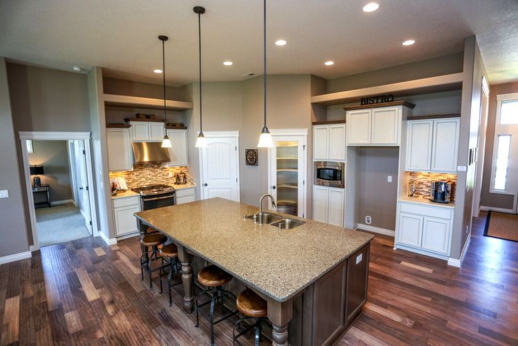 Alderbrook Homes por Alderbrook Homes en Richland Washington