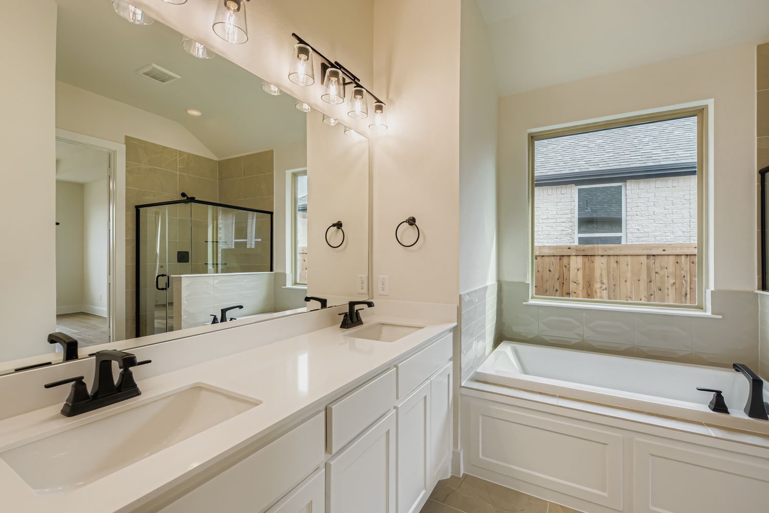 Plan 1471 Representative Photo - Main Bathroom