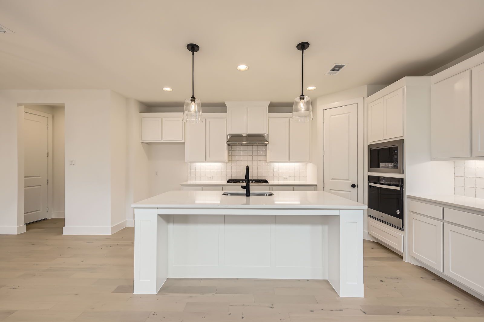 Plan 1457 Kitchen Representative Photo
