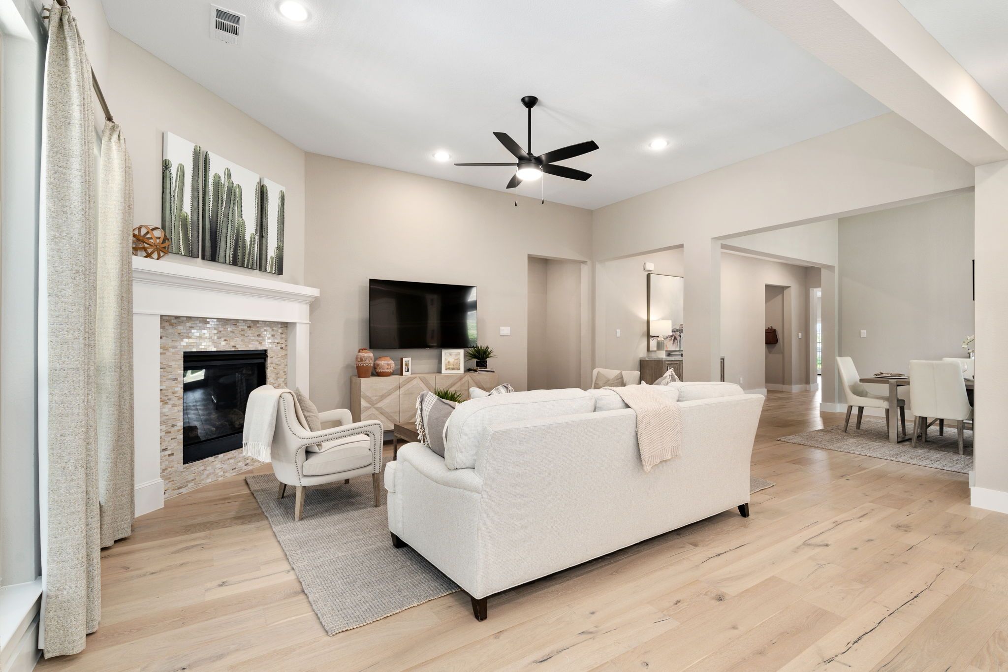 Plan 1685 Living Room Representative Photo