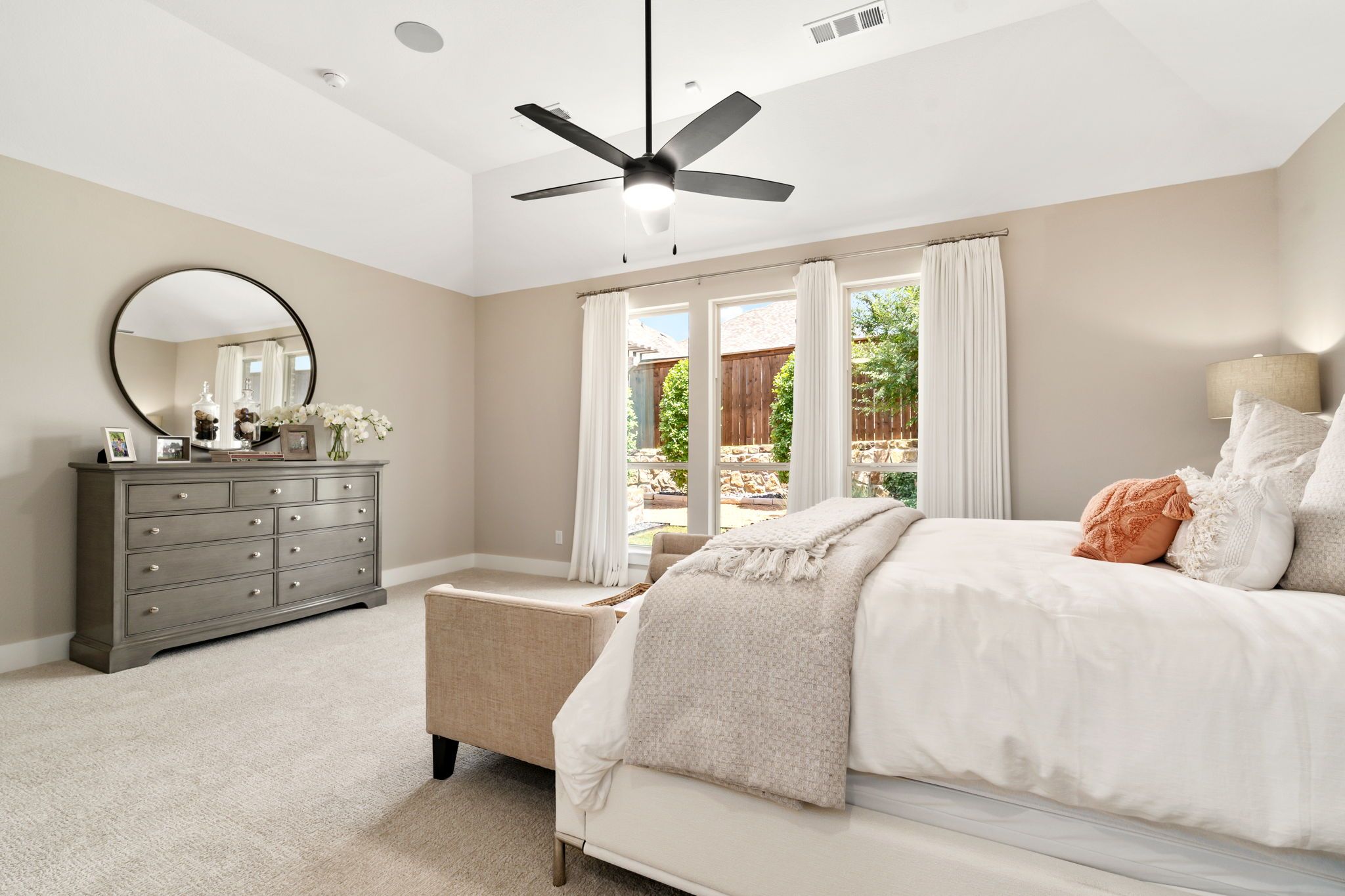 Plan 1685 Main Bedroom Representative Photo