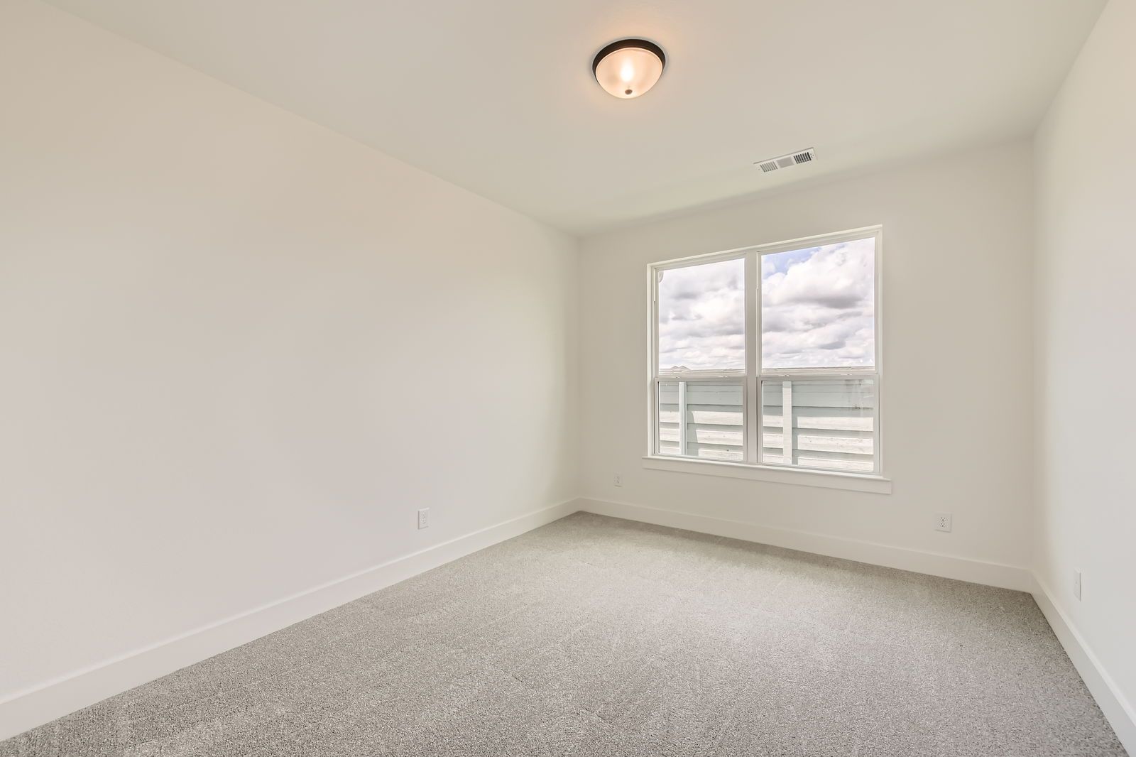 Plan 1566 Dining Room Representative Photo