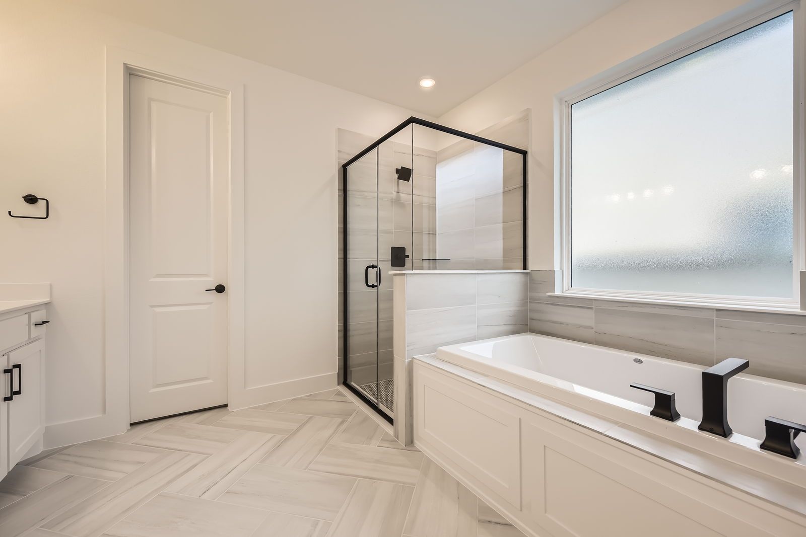 Plan 1561 Representative Photo - Main Bathroom