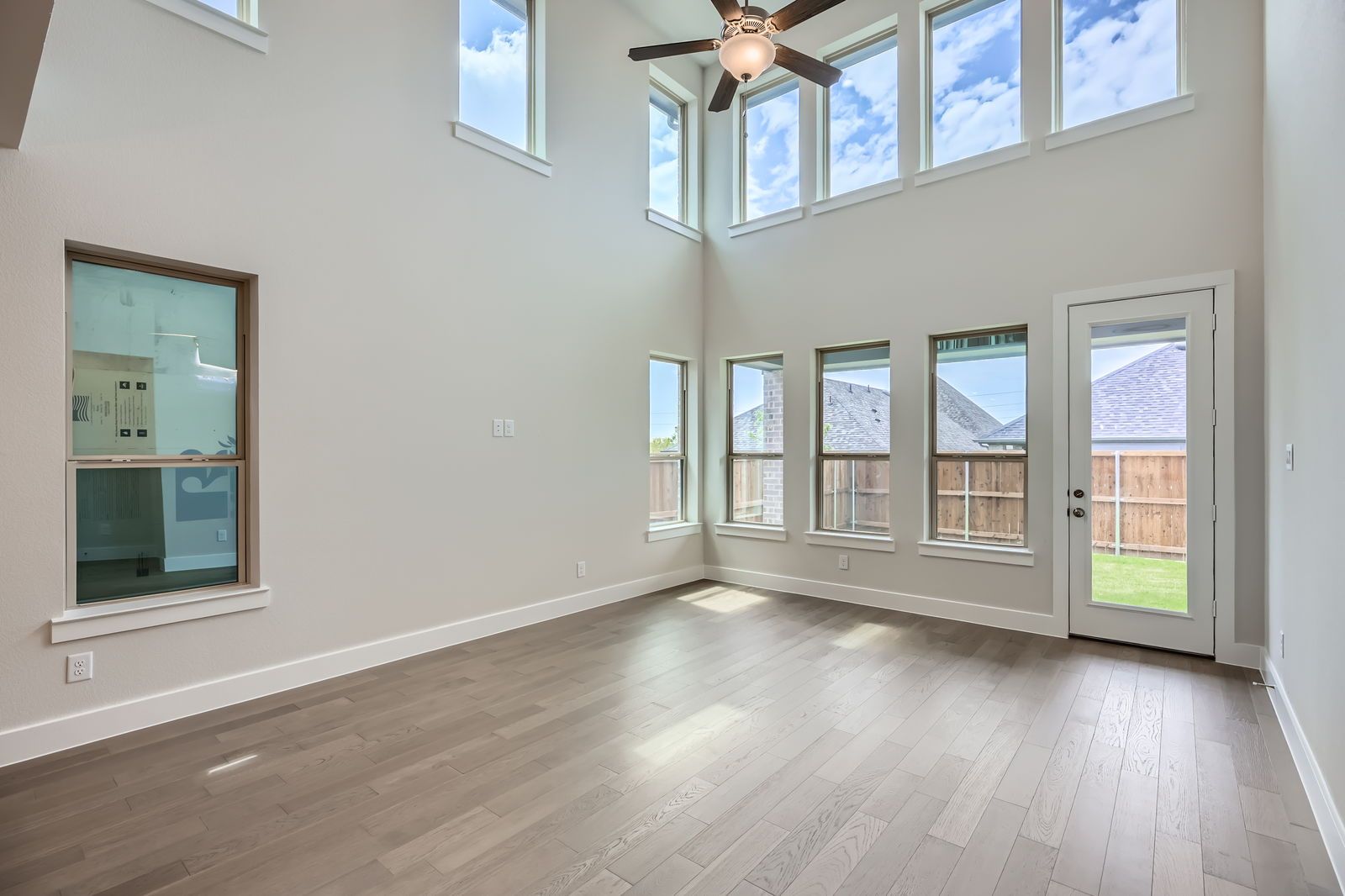 Plan 1478 - Representative Photo - Living Room