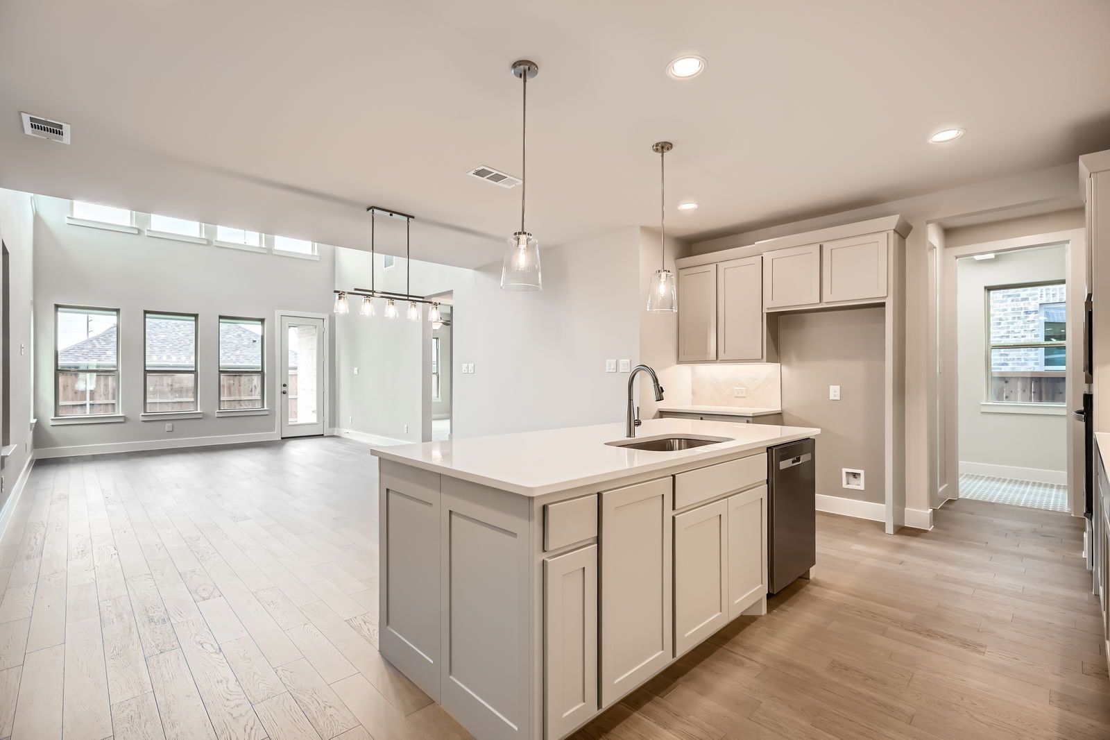Plan 1478 - Representative Photo - Kitchen/Dining Area