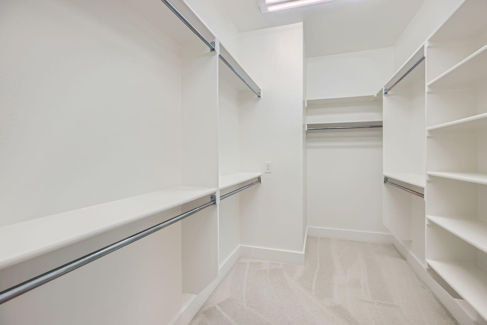 Plan 1478 - Representative Photo - Main Closet
