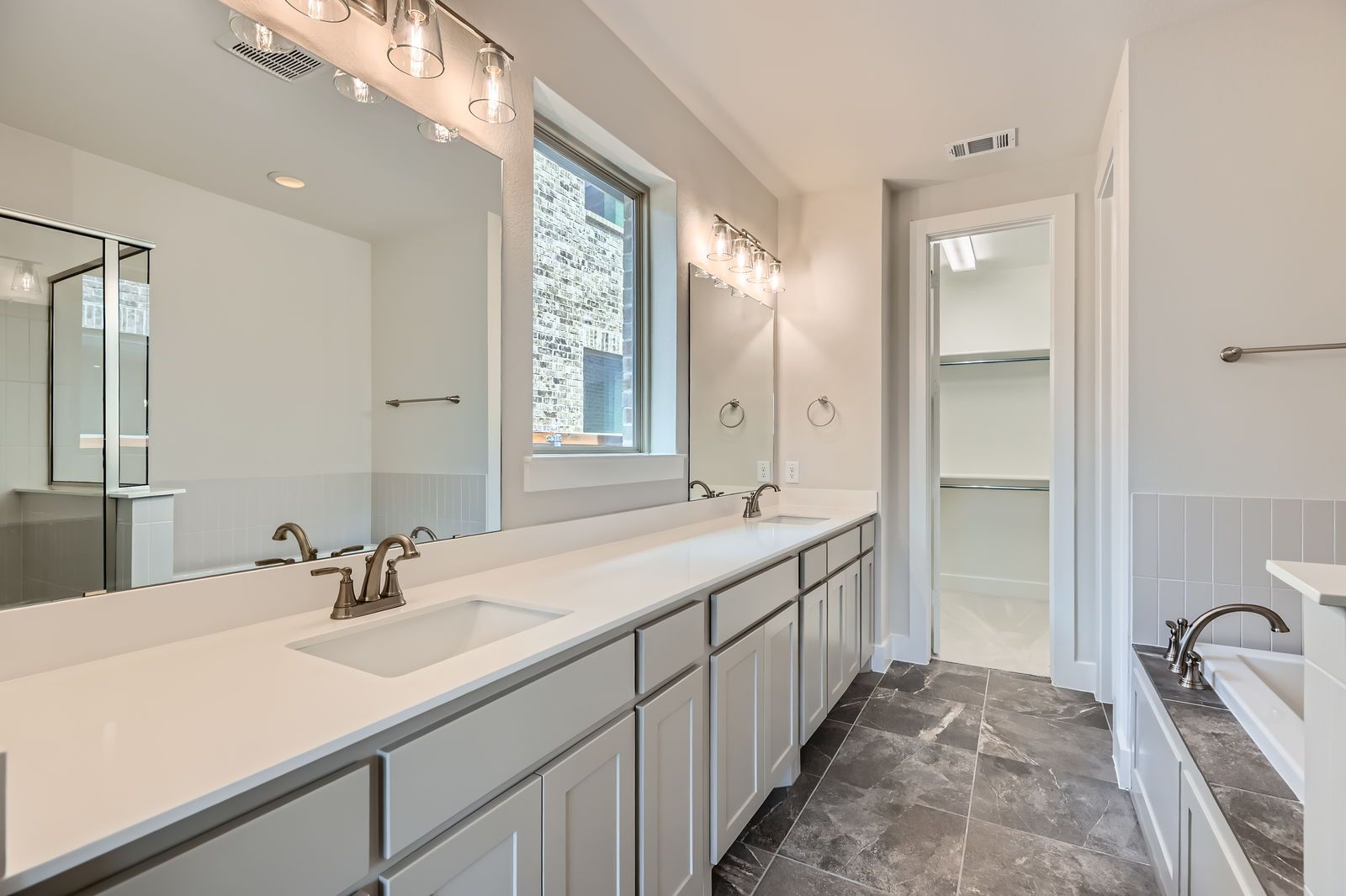 Plan 1478 - Representative Photo - Main Bathroom