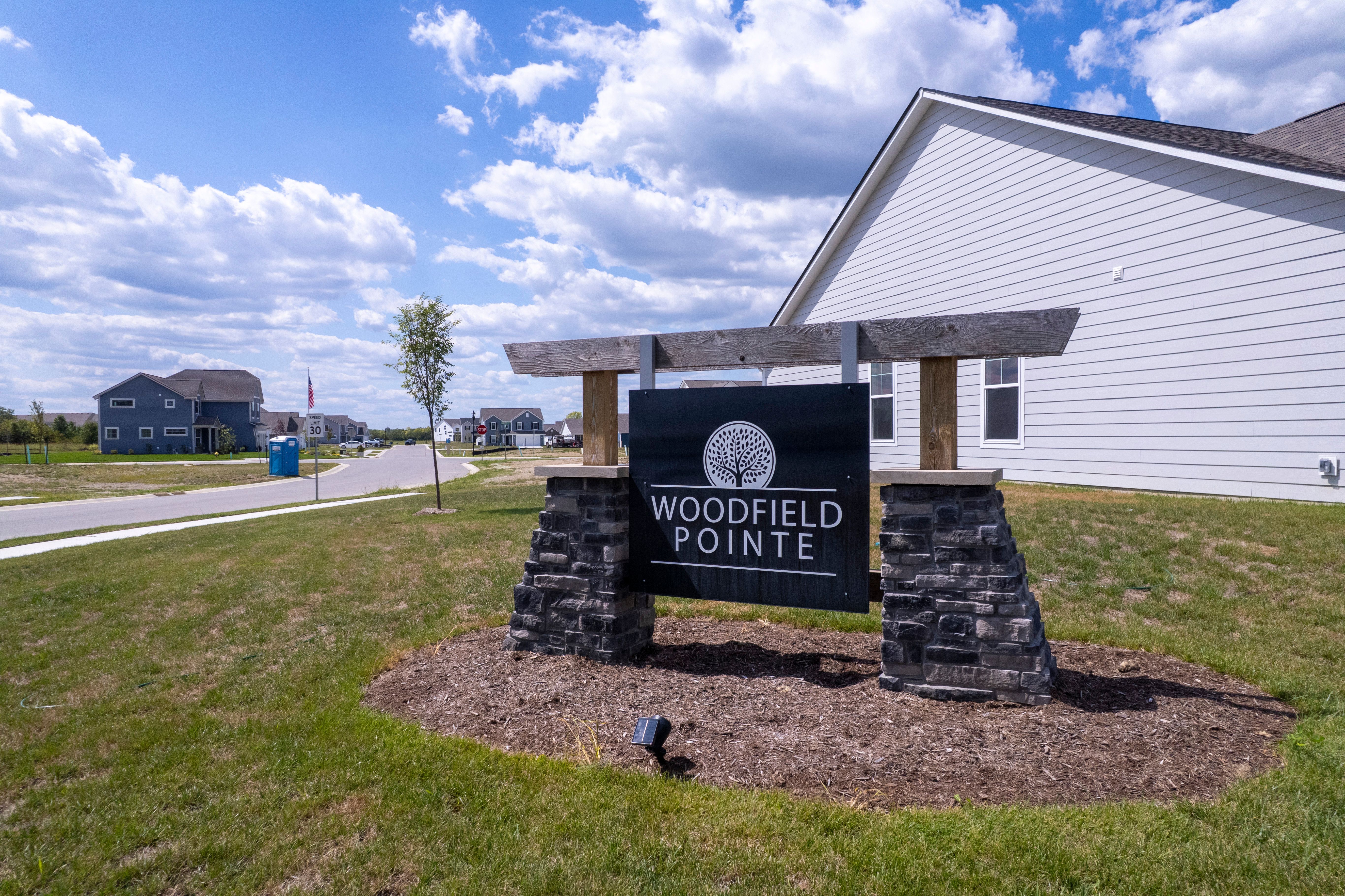casa en Woodfield Pointe por Arbor Homes