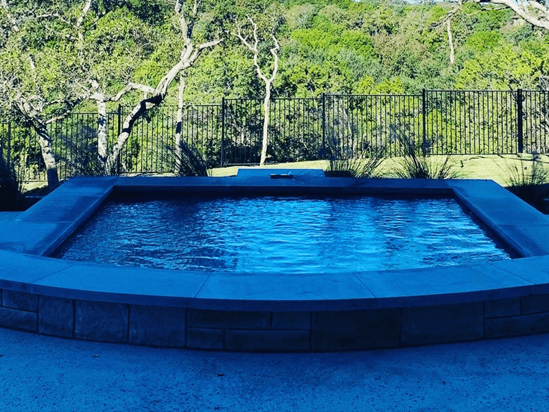 Applehead Island por Ashby Signature Homes en Austin Texas