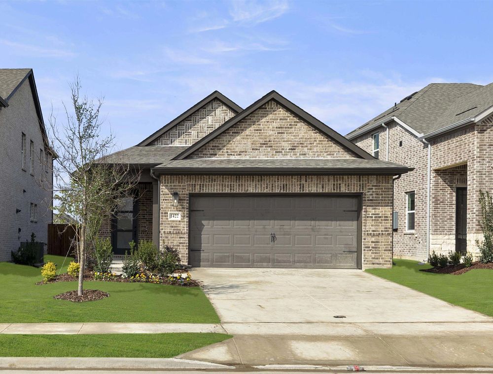5821 Laurel Lake Lane. Pilot Point, TX 76258