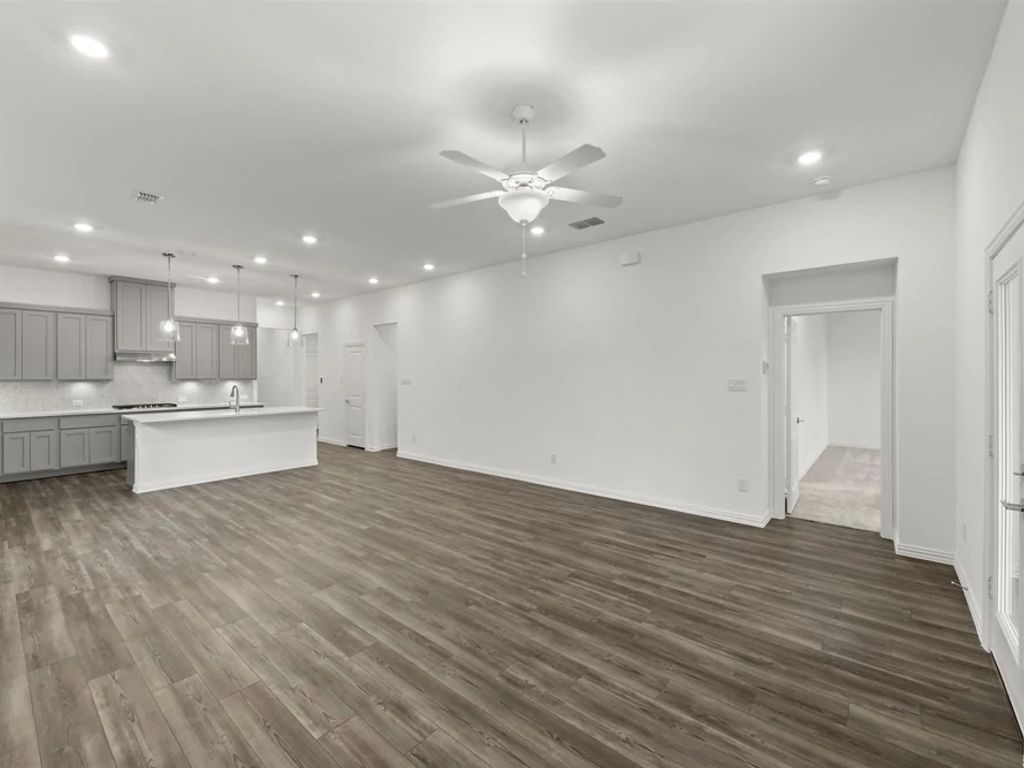 Coyote Meadows - Crockett Interior Image 5