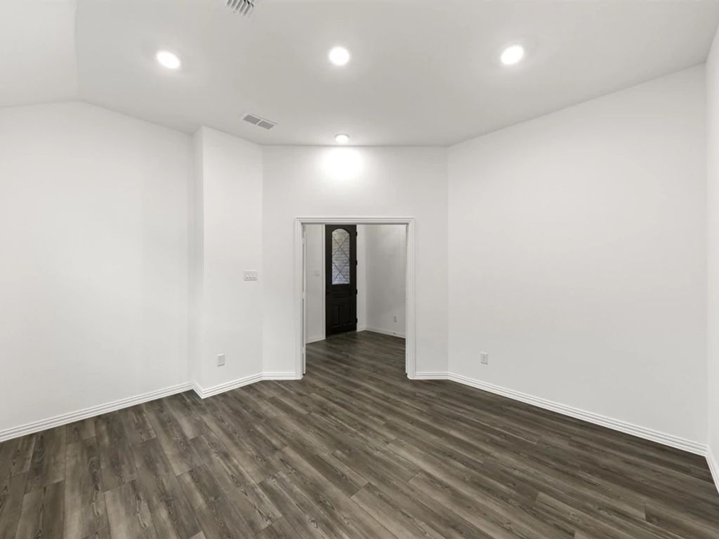 Coyote Meadows - Crockett Interior Image 12