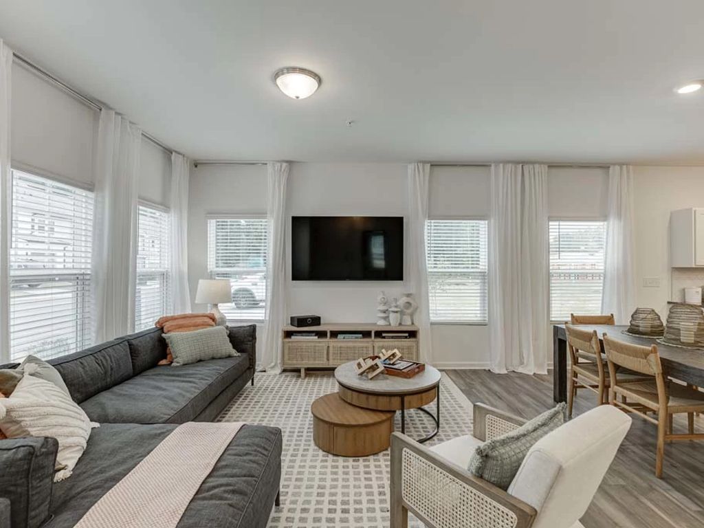 Park Vue - Cedar Interior Image 1