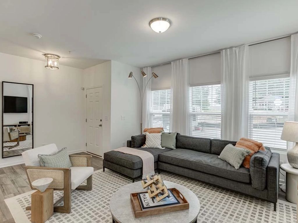 Park Vue - Cedar Interior Image 3
