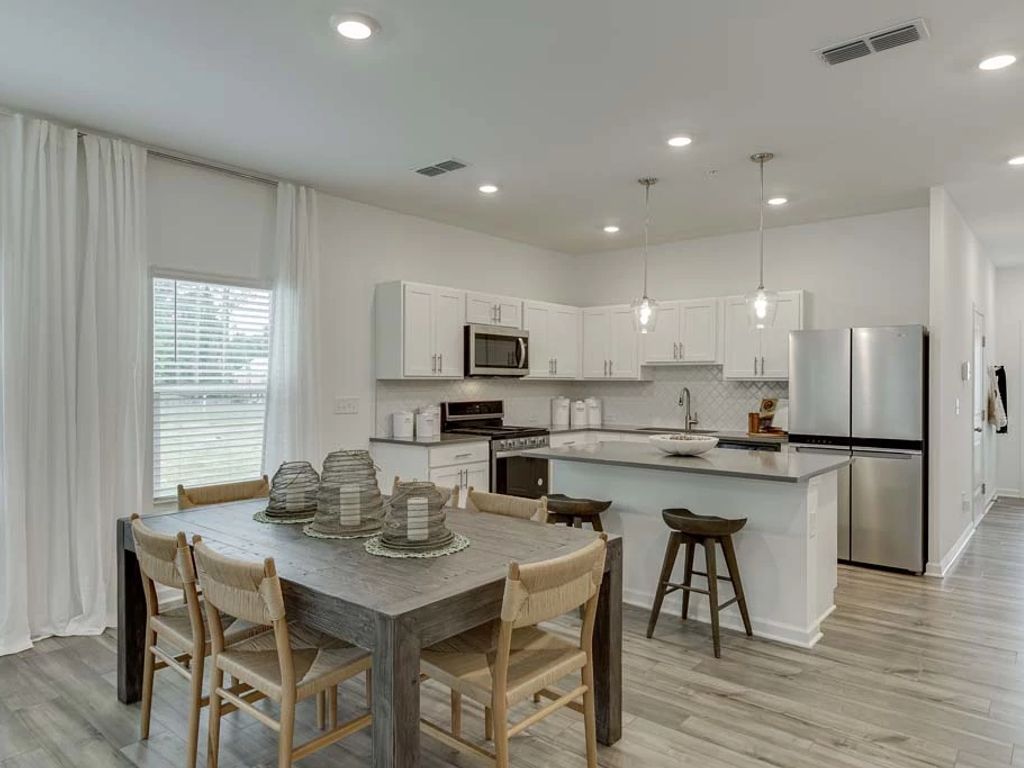 Park Vue - Cedar Interior Image 7
